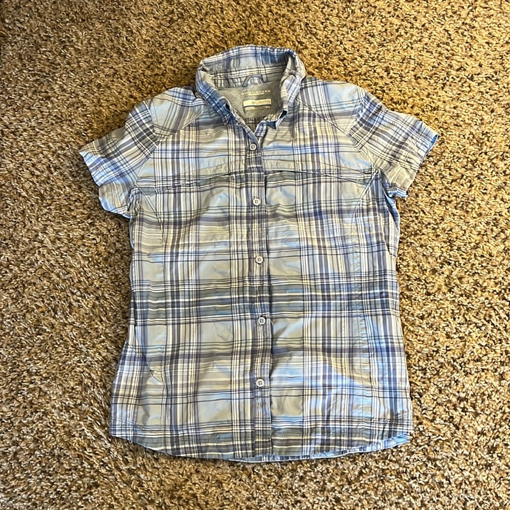 Columbia Omni-Shade, size medium, button down summer top